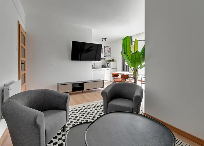 Lion Apartments - Palm Beach With Parking